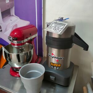 EXPRIMIDOR DE NARANJA Y BATIDORA KITCHEN MAQUIN